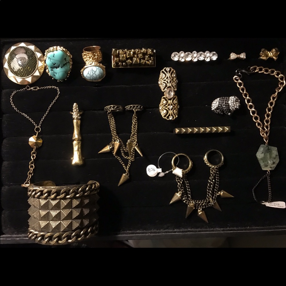 MAKE AN OFFER ~ Assorted Ring & Accessories